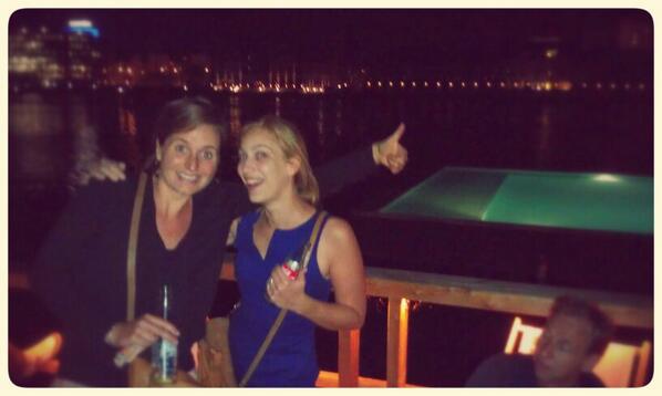 JolienBJDesmet's tweet photo. Thumbs up for your next presentation @SarahRabau !! #ITS #Berlin http://t.co/chby8UEnY1