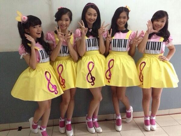 NadiaPutri05's tweet photo. teenebelle.... http://t.co/LJeZNNZY03