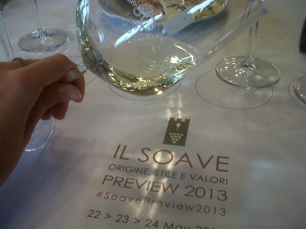 GiuliWines's tweet photo. Il nostro #Soave "La Capelina 2013" in degustazione a #SoavePreview2013 :)
#Franchetto http://t.co/xo2nvmB1Nx