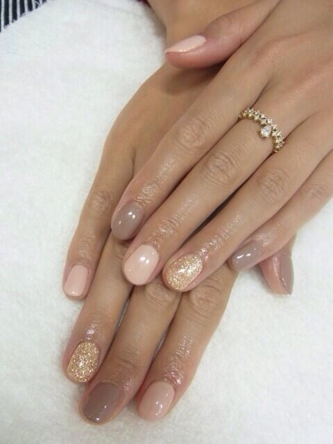 DCLNails's tweet photo. #simplybeautiful #naturalnails #lizgyloves 💅 http://t.co/MgAqBA8HDy
