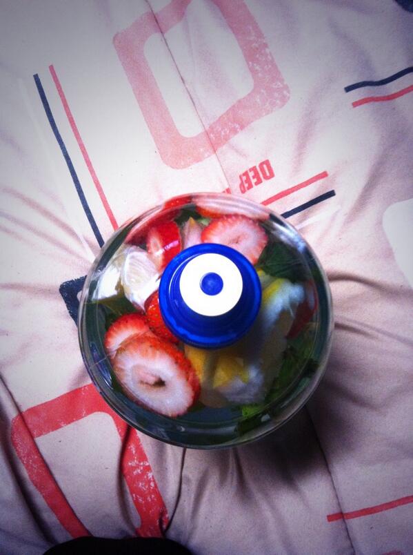 binisharma1's tweet image. Detox water &amp;lt;3 . Its so tasty! @blogilates