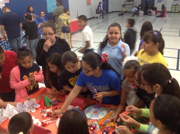 dachperez's tweet photo. Multicultural Market day @ Smith. A good variety of student made items for sale! #smithlc http://t.co/yNmOCYswDI