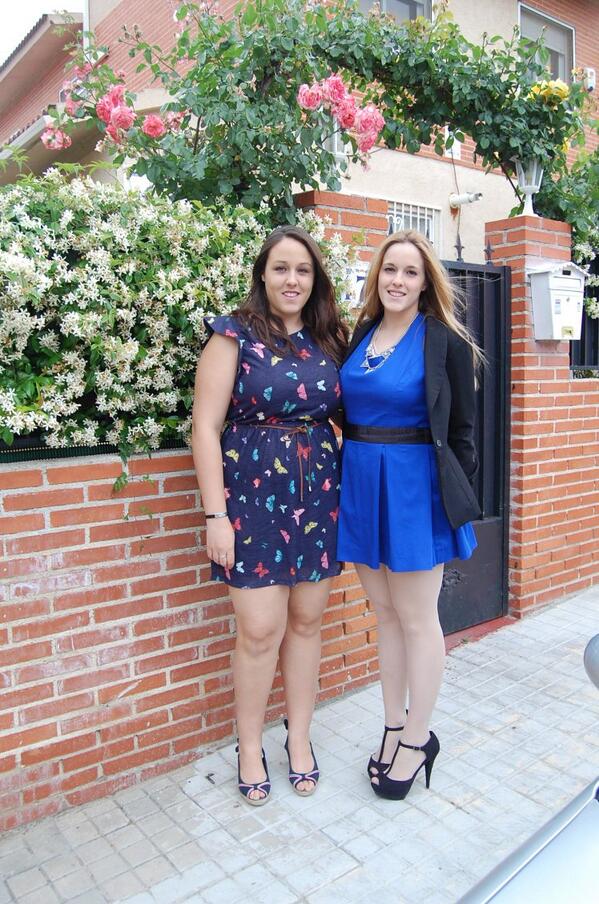 JessiMontero2's tweet photo. La graduacion de mi niña pequeña!! :)
Como la quiero!!!! http://t.co/uYYw5c63yd