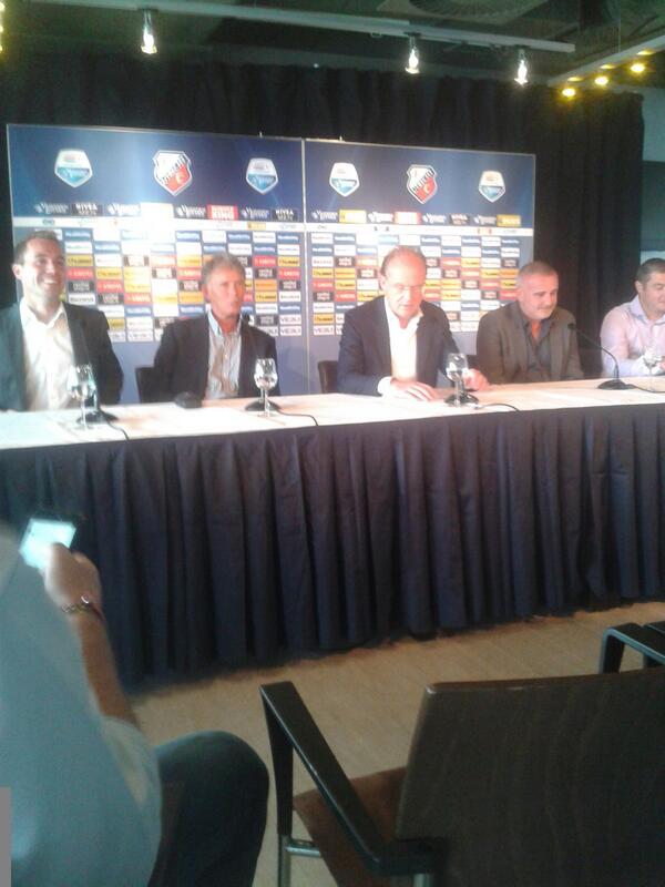 ArdSchoutenAD's tweet photo. De nieuwe staf van #fcutrecht http://t.co/J5cOTlqrIq