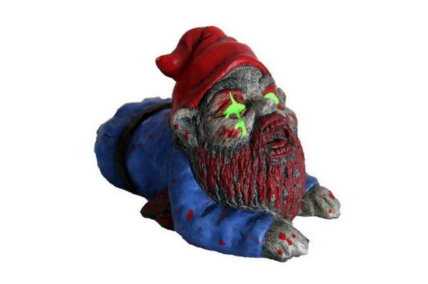 decompoZed's tweet photo. Note to @RoamingGnome, RUN! Run while you still can! http://t.co/5uLiPTKHlO #zombie #gnome http://t.co/dwLBvORhls