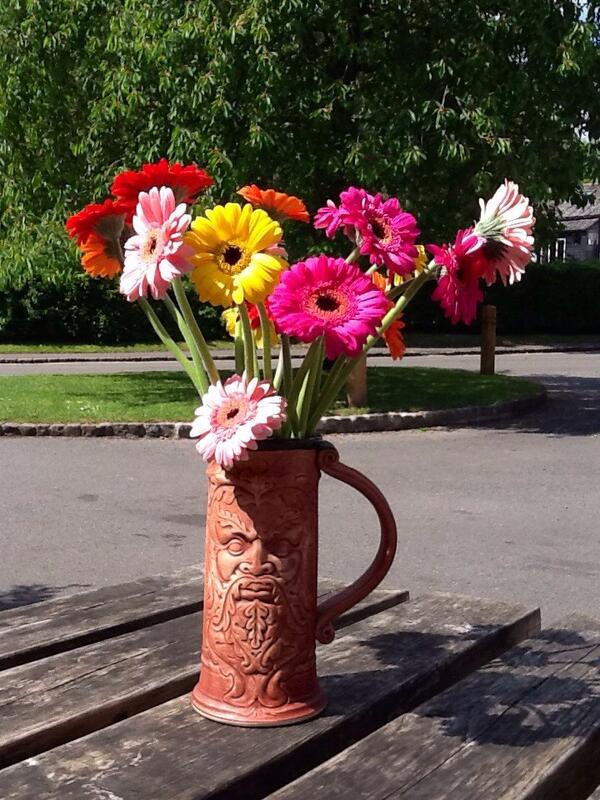 grantchesterpub's tweet photo. We have a fresh bunch of #flowers each week in the pub, this week it's #gerberas http://t.co/2Fy7npZXFh
