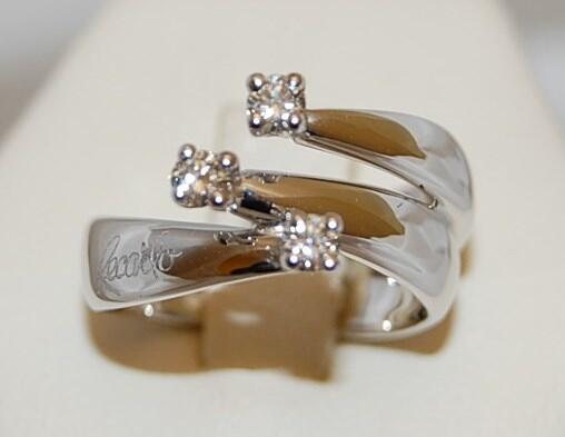 GOLDTRADING_SRL's tweet photo. #TRILOGY #RECARLO #OROBIANCO #USATO 
VISITA IL NOSTRO SITO http://t.co/TkXhbsNM4F http://t.co/b2bkAy3qmQ