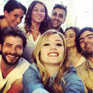 Gizem_FanArab's tweet photo. ilk #selfie #GizemKaraca #Guzelkoylu @Gizem__Karaca http://t.co/jejpF0iv9a
