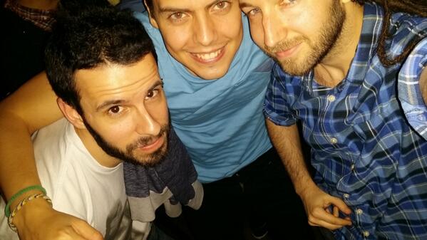 Barbesito's tweet photo. También tenemos el #FAILSELFIE con @FnaticxPeke @Hara_Amoros http://t.co/XEX2ag1TNU
