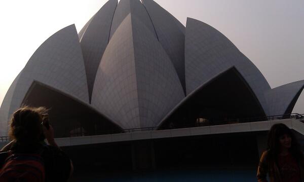 SusantaSusa's tweet photo. Some one hut me at Delhi @lotus temple http://t.co/YR7mkVLkjv