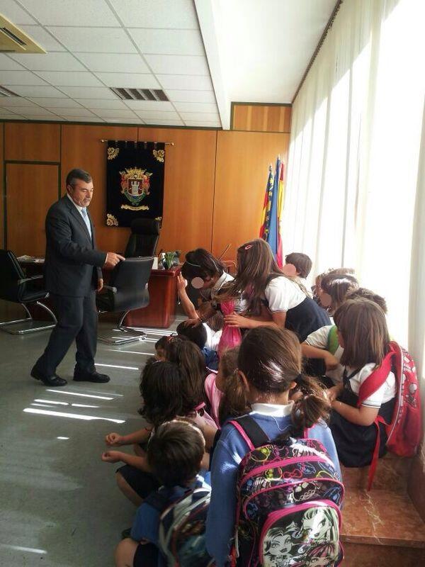 <a href="/SagradaFamElda/">Colegio Sagrada Familia Elda</a>