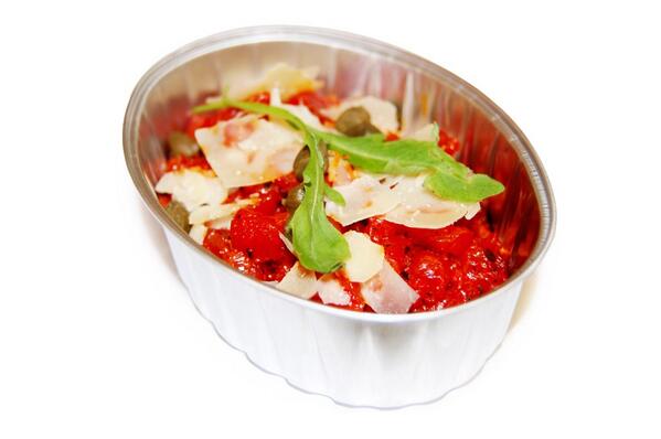 Carpaccio pannetje
Biefstukpuntjes met kruidenolie pomodori.
Kappertjes en parmezaanse kaas 
Lekker op bbq of oven.