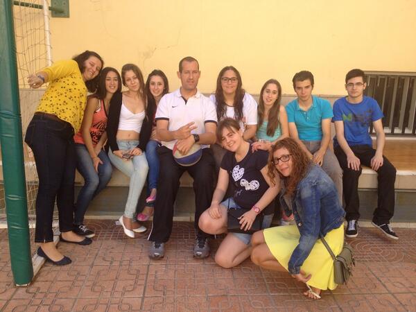 joaquininin's tweet photo. @josemaria00000 @luciiia_mrtnz17 @lucia_luciag940 @candebr97 @emilio_gimeno grande y muy especial grupo!! http://t.co/n3jj3is57J