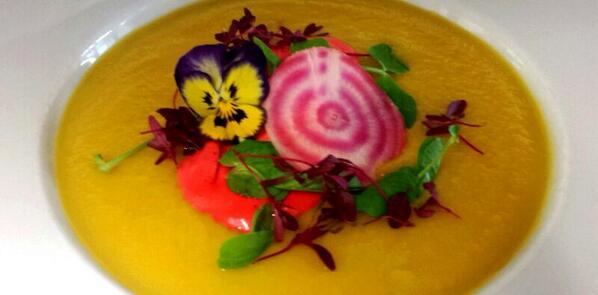 TheShefsTable's tweet photo. Roasted golden beetroot soup http://t.co/y3uDePngU6