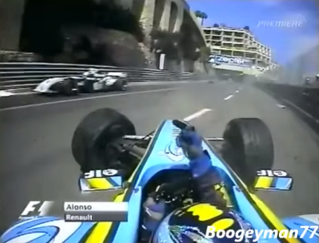 matiass's tweet photo. Hace 10 años, Alonso corrió un Gran Premio en sentido contrario haciéndole el corte de manga a los demás coches http://t.co/2X8rcKkZGl