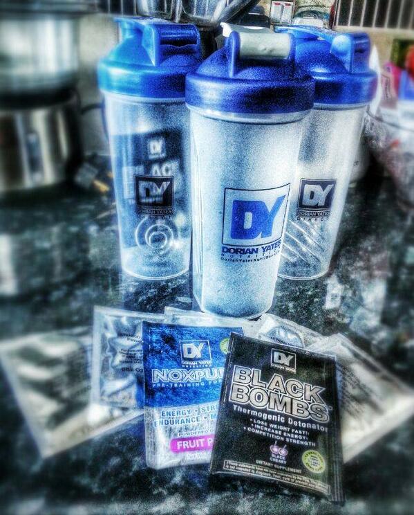 CurvyC's tweet photo. FOLLOW &amp; RT to ENTER: another FREEBIE 2 1 randomly picked follower: 1xShaker  1x Blackbomb  1x Noxpump @Dorian_Yates http://t.co/tvUoZEKI6B