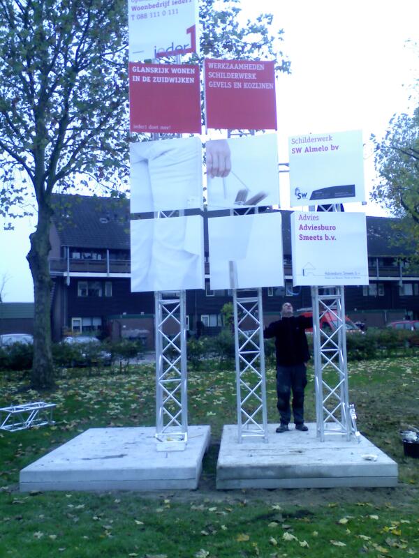 Microtruss's tweet image. Zigzagzo-borden laten ieder project goed opvallen! Modulair en eindeloos bruikbaar door semi-permanente stickers.