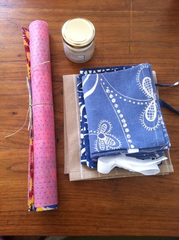 PureandPie's tweet image. Echt een aanrader, zo'n leuke en inspirerende #workshop #bijenwasdoeken bij #levenzonderafval, @emilyjanelowe