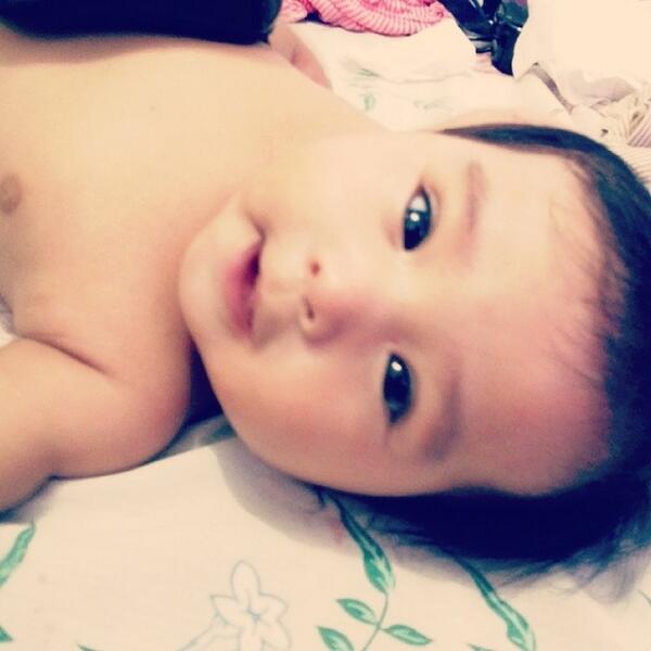 LilyChamberlain's tweet photo. my tiny niece... #Nicky http://t.co/1MjY2xAVRg