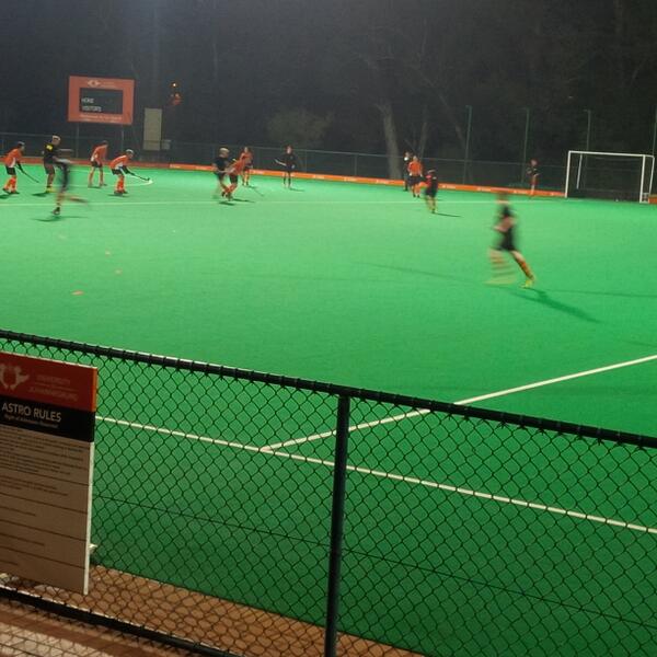 JBaardZA's tweet photo. At UJ hockey-feeling a bit like a traitor #supposedtobeproudlywitsie http://t.co/W3S3nC6XPV