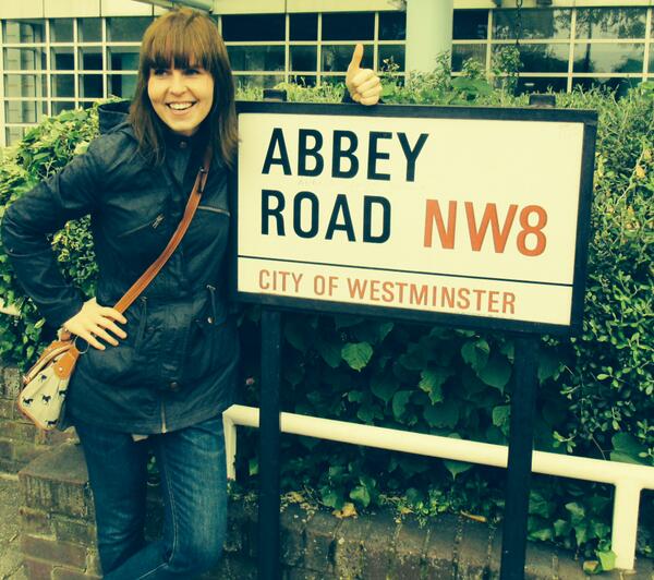 pajinaf's tweet photo. #Abbey road http://t.co/tq9OJctMsk