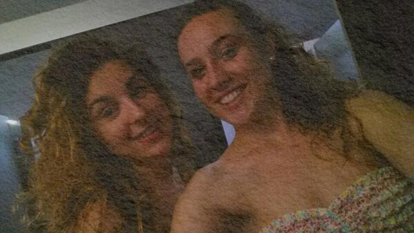 GloriaBoluda's tweet photo. I més dies aixina.. dinareet + spa+ gofre @anggeels http://t.co/nygCGgZ1wx