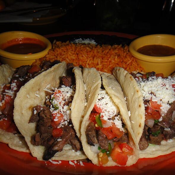 MadDogAndBeans's tweet image. There’s no problem a taco and a _____ can’t solve. #tacosolutions