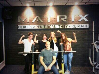 AnnetteGerrit's tweet photo. Kijkje in @henkgrol z'n ijzerwinkel met @dianevalkenburg @LaurinevRiessen @roxannevhemert @MatrixFitnessNL  #matrix http://t.co/Y1y5HJcAFa