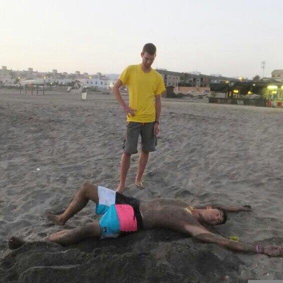 retaramenios's tweet photo. "Haz de tus sueños una realidad" 
- A tomar por culo Magisterio, yo quiero ser una croqueta! http://t.co/f9Tw8W5uzI