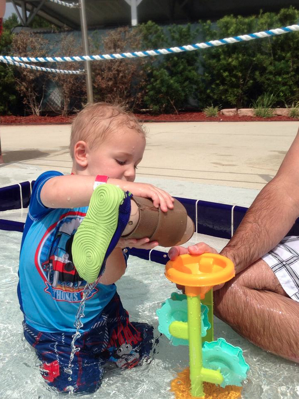 limblossorg1's tweet photo. "When life gives you lemons, make lemonade."  Submitted to us by Trish Leslie.  #limblife http://t.co/XUsDJ2M4fI
