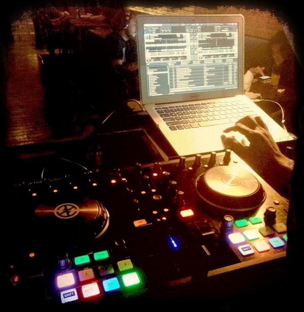 TraktorDJ_ID's tweet image. Spotted... Traktor Control S2 at Monstore Kemang cc @ChandraComID
