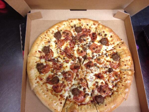 pizzahutNE's tweet photo. #freepizzafriday RT &amp; Follow for a chance to win a #free large #pizza !!! Draw approx 6pm! #pizzahut http://t.co/JJlfuG48qh