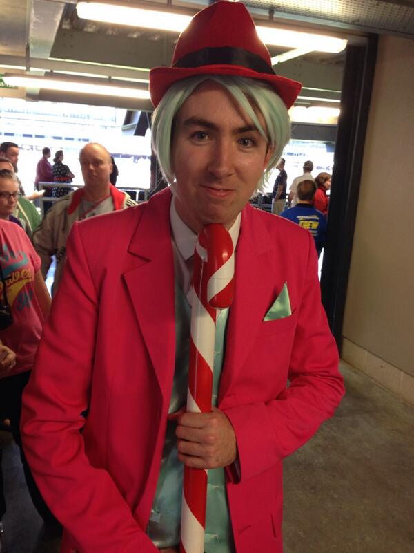 GarrettRWang's tweet photo. #collectormania21 #colorfulcosplay http://t.co/INqhYAqtZI