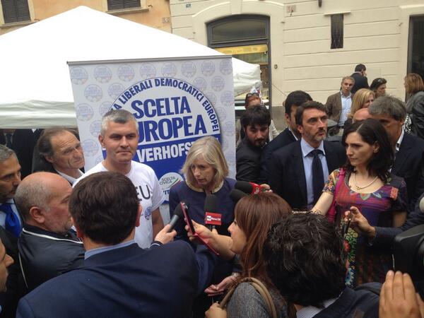 SceltaEu's tweet photo. .@SteGiannini a Roma per #SceltaEuropea #EP2014 http://t.co/pxBwxrD1hE