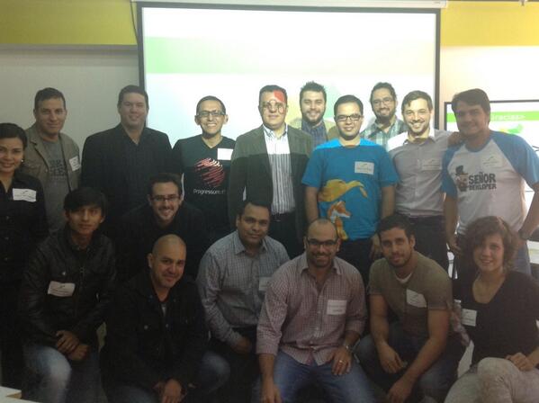 La foto grupal de los asistentes. Gracias a <a href="/ImpactHubCcs/">Impact Hub Caracas</a> por permitirnos sus espacios. #CodingVenezuela
