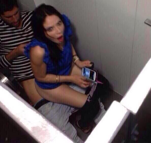 2k17senior's tweet photo. 15 of the worst night club fails 😳😂😂 👉 http://t.co/nRra3UdSwn 👈 http://t.co/yErV6omIBN
