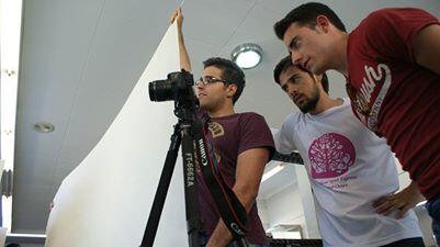 FestSpotExpress's tweet photo. Mementos #SpotExpress ¿Qué estaban viendo los Dearcom a través del objetivo? ¿Quieres saberlo? http://t.co/db3S9rO27J http://t.co/PhRvrVF6R6