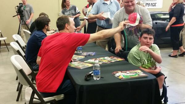 MelodyWeier's tweet photo. @KevinHarvick this was so sweet! http://t.co/Zvi9jLsysn