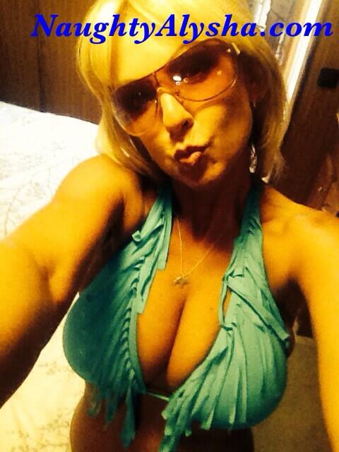 Feelin horny as FUHHHH! http://t.co/YJ7oEeCF1u