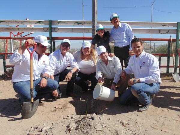 Reforestando #SonoraConJames <a href="/CJamesBarousse/">Cristopher James B</a>  <a href="/Pascual_Soto/">Alberto Soto Pascual</a> @bvivianOficial <a href="/CDEPRISonora/">PRI Sonora</a> <a href="/NataliaRiveraGr/">Natalia Rivera</a> @RJXMex