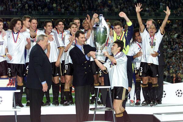 realmadrid's tweet photo. Casillas jugó en París la primera final de su carrera. Acababa de cumplir 19. http://t.co/aUylteDALK #APorLaDécima http://t.co/8dqqxIaMPP