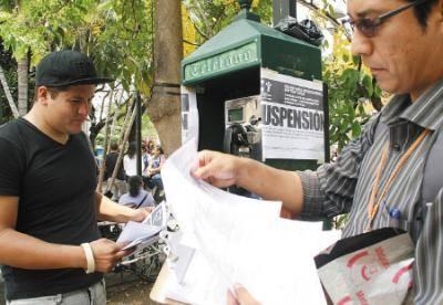DiariodeMorelos's tweet photo. Obligarán a empresas a quitar "estorbos" de las banquetas de #Cuernavaca #Morelos
¿Qué opinas?
http://t.co/kssUbBrw7O http://t.co/xNcs2NZsth