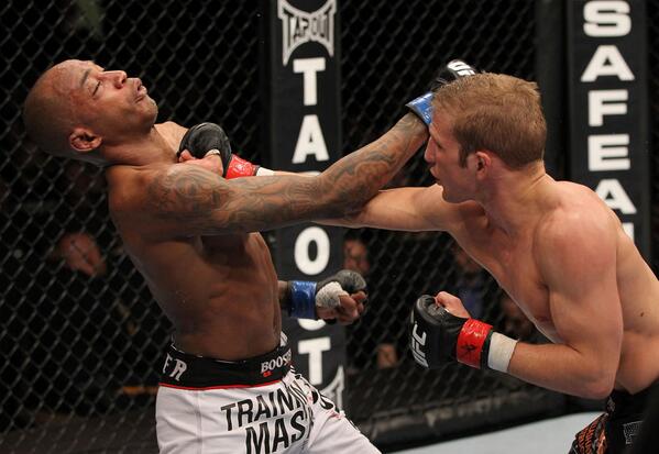 ufc's tweet photo. Part of the new breed of fighters @TJDillashaw looks to shock the world at #UFC173: http://t.co/ORuuawkMpY http://t.co/pkURxmFuk8