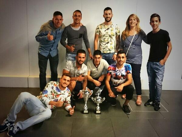 rossguevarafs's tweet photo. Premios al segundo clasificado y ala deportividad,enorabuena equipooo!!! http://t.co/lGaVBZR3YY