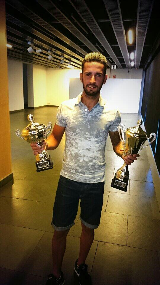 Terreroo's tweet photo. Con los trofeiitoss segundo clasificado y premio ala deportividad @rossguevarafs http://t.co/dK73nqrPfM