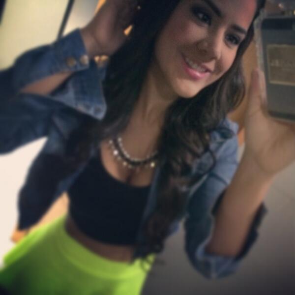 MichelaPinBu's tweet photo. 😁 http://t.co/fwNGt6gTrq