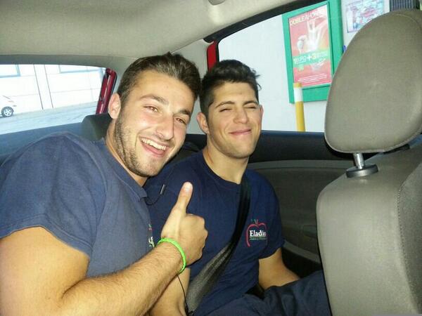 juandlr83's tweet photo. @joseplazaramire llena ahi. Ya vera la noche que va echa.@Ortu14 http://t.co/7WWRfH4Ico