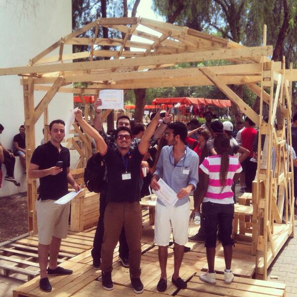 #Palletecture workshop finito! @4thIntDWemu @EMUOFFICIAL #collaborativecreativity #cyprus @bo_tang