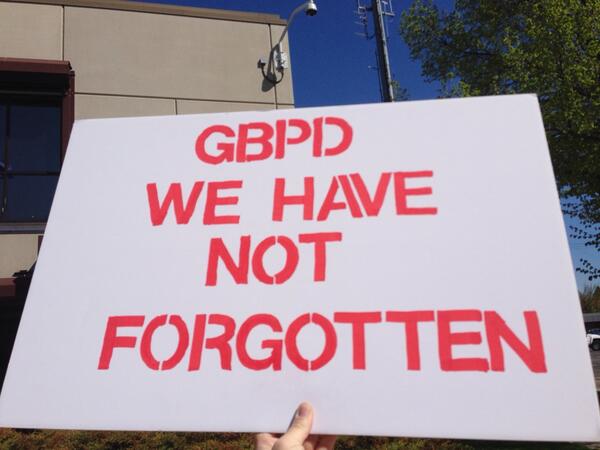 NEWCopBlock tweet picture
