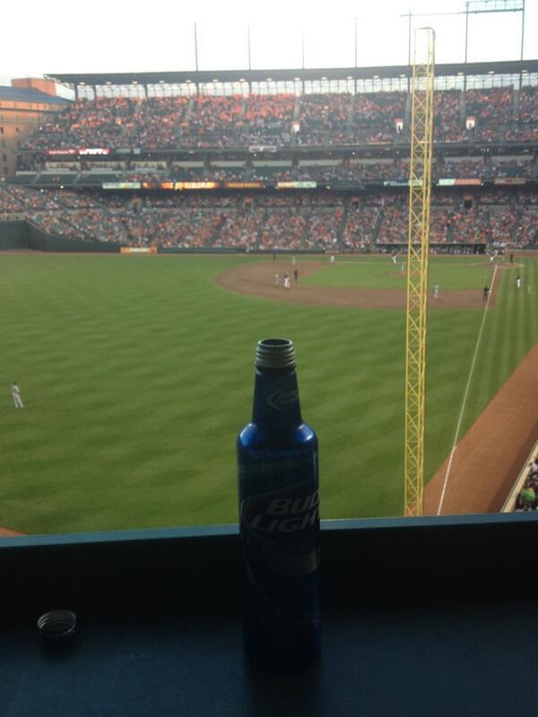 DaveHahn12's tweet photo. @shitchodesays13 beer pretty damn cold http://t.co/9doLY3kT7P